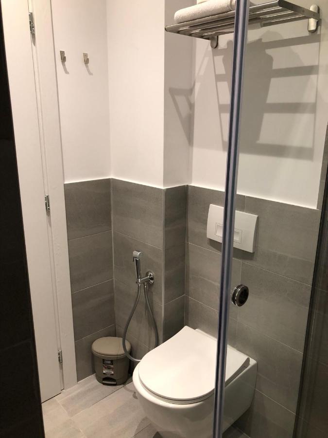 Dukes Albania Hotell Radhimë Exteriör bild