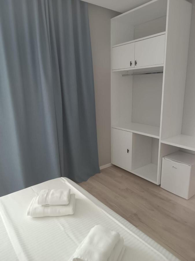 Dukes Albania Hotell Radhimë Exteriör bild