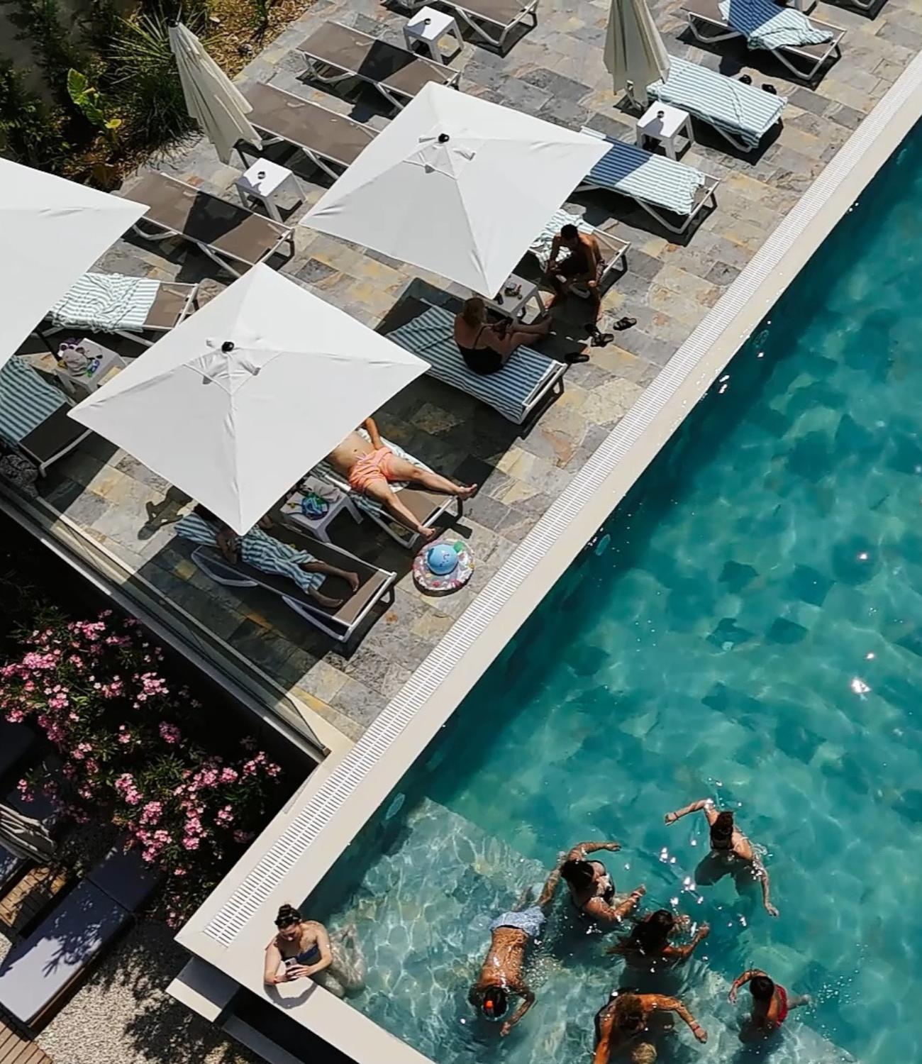 Dukes Albania Hotell Radhimë Exteriör bild