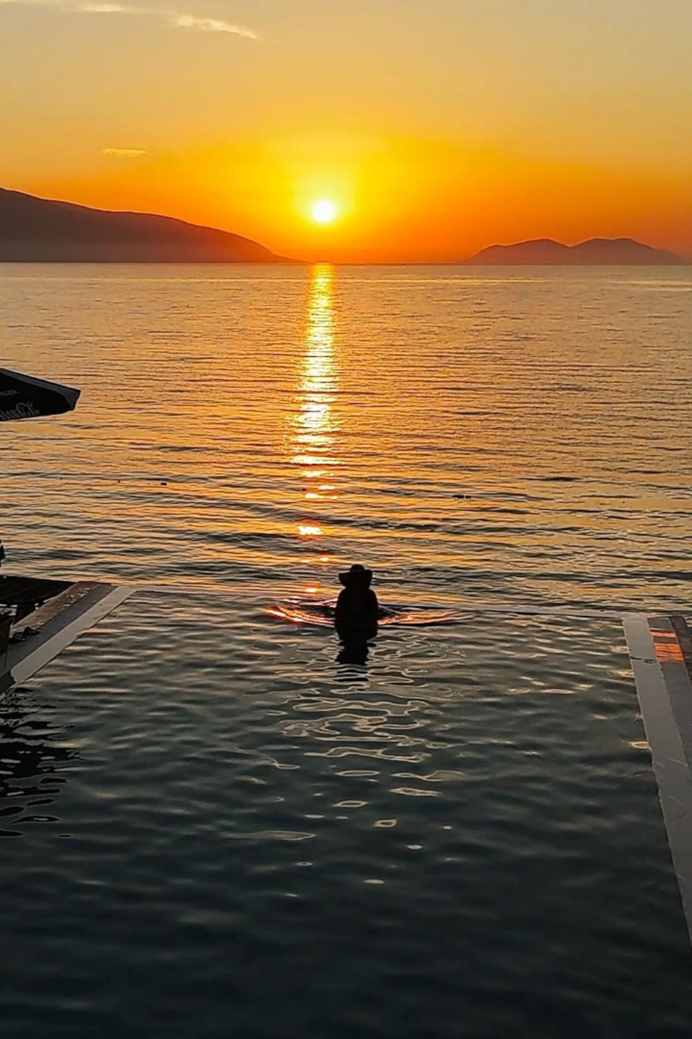 Dukes Albania Hotell Radhimë Exteriör bild